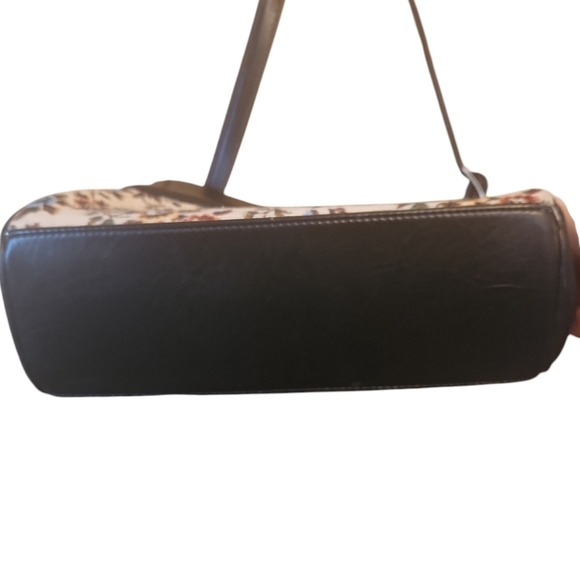 Vintage Floral Tapestry Pocketbook - Picture 3 of 7